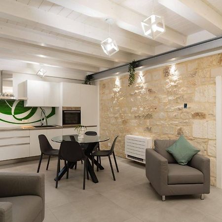 Lovely Modern Apartment Модика Экстерьер фото