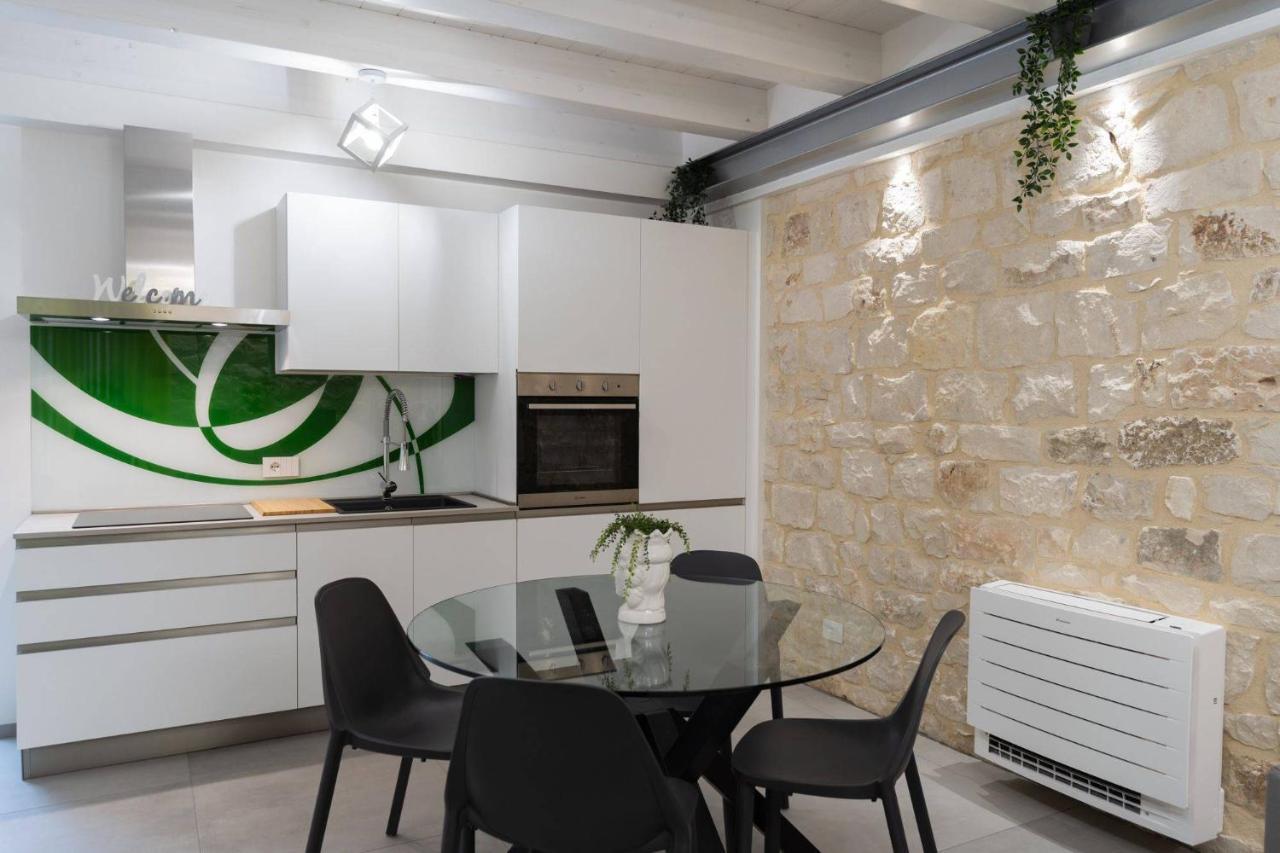 Lovely Modern Apartment Модика Экстерьер фото