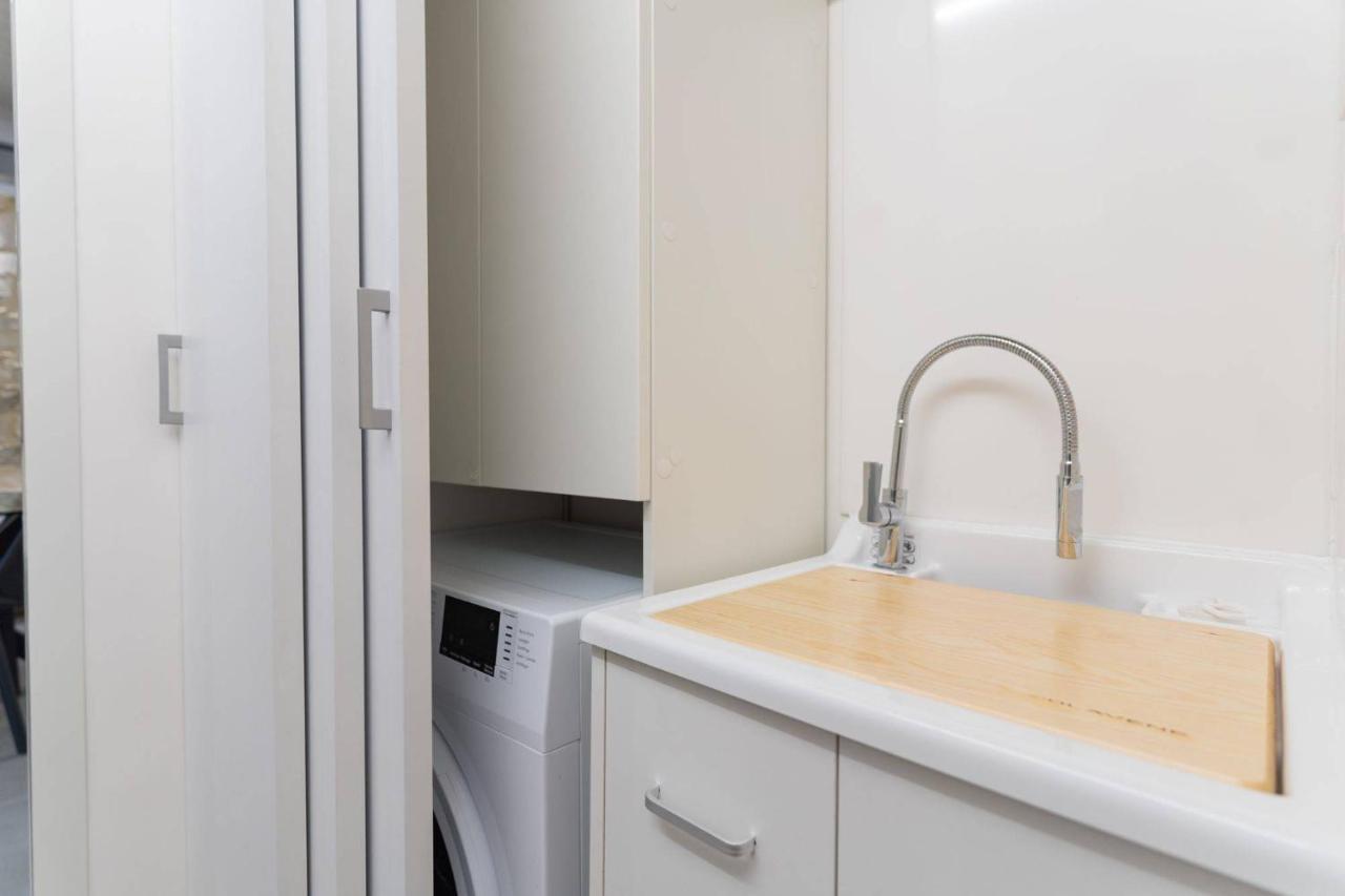 Lovely Modern Apartment Модика Экстерьер фото